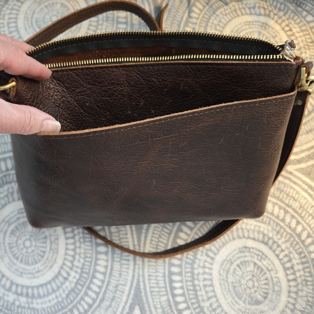 'Amost Perfect' Large Poppy in Coldbrew Portland Leather Goods Crossbody Bag - Picture 4 of 5